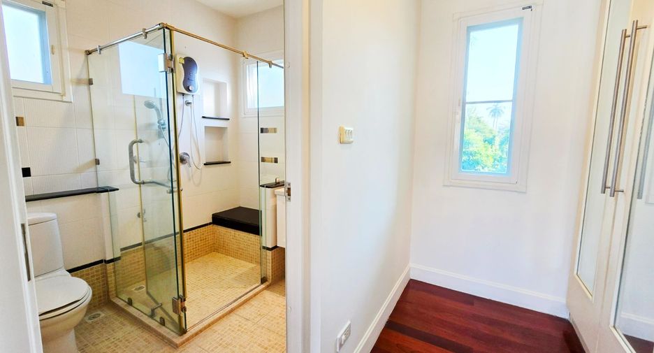 For sale 4 bedrooms house in Phasi Charoen, Bangkok