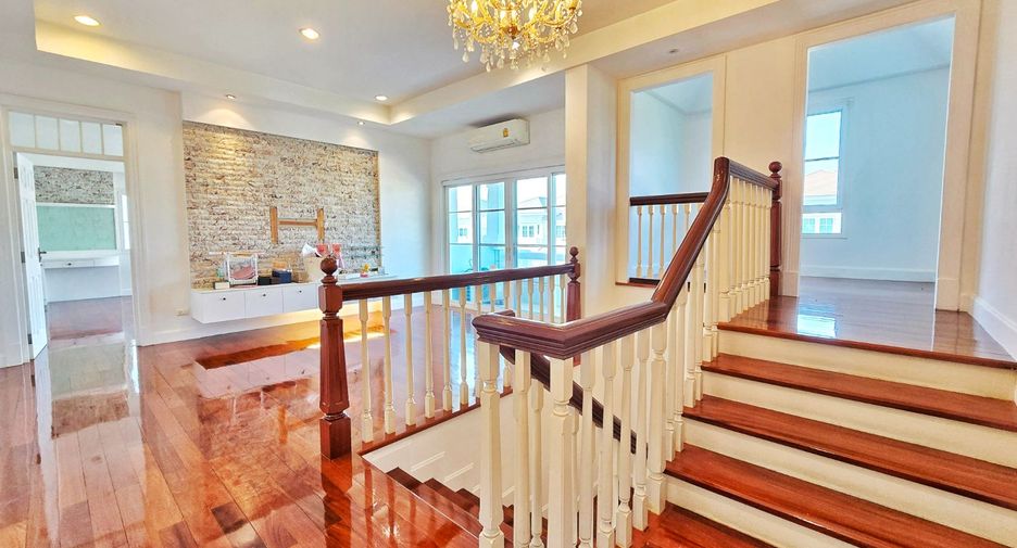 For sale 4 bedrooms house in Phasi Charoen, Bangkok