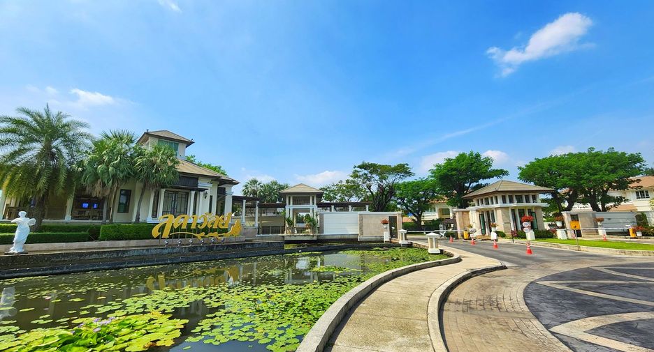 For sale 4 bedrooms house in Phasi Charoen, Bangkok