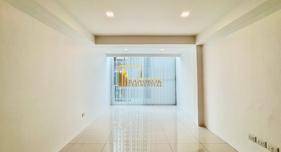 Reihenhaus zur Miete mit 3 Zimmer in Watthana, Bangkok