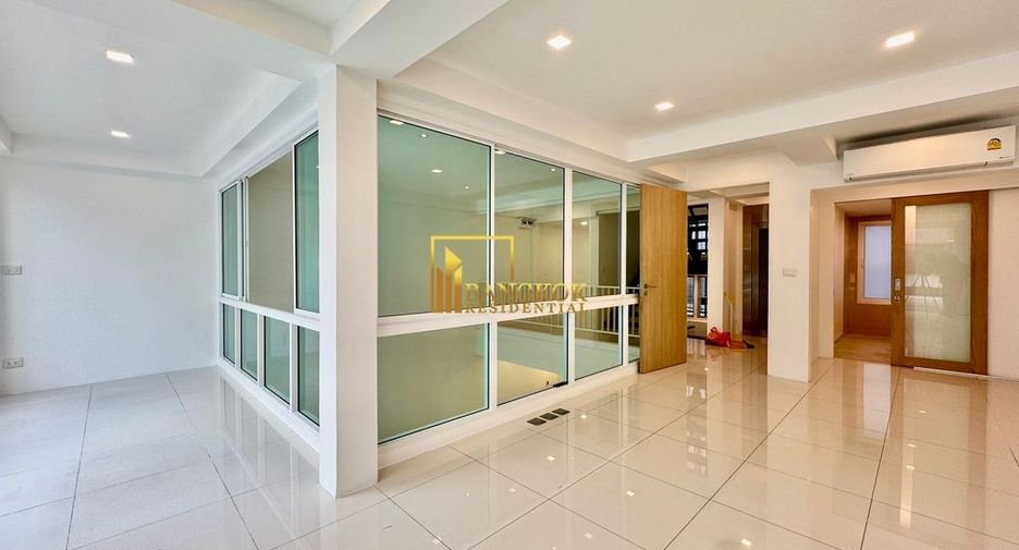 Reihenhaus zur Miete mit 3 Zimmer in Watthana, Bangkok