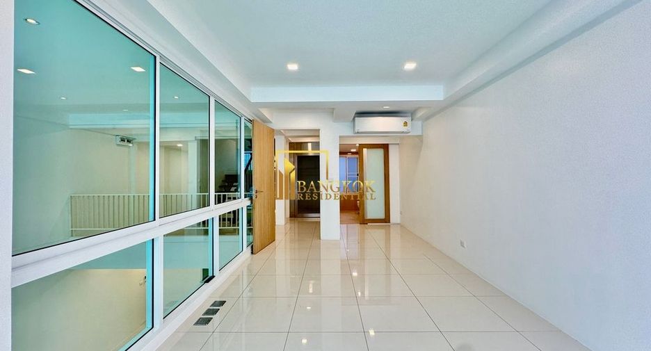 Reihenhaus zur Miete mit 3 Zimmer in Watthana, Bangkok