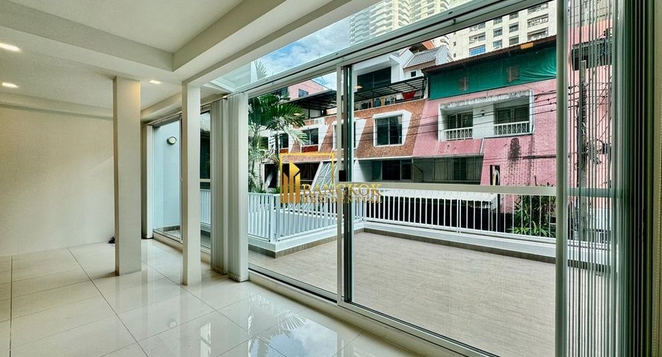 Reihenhaus zur Miete mit 3 Zimmer in Watthana, Bangkok