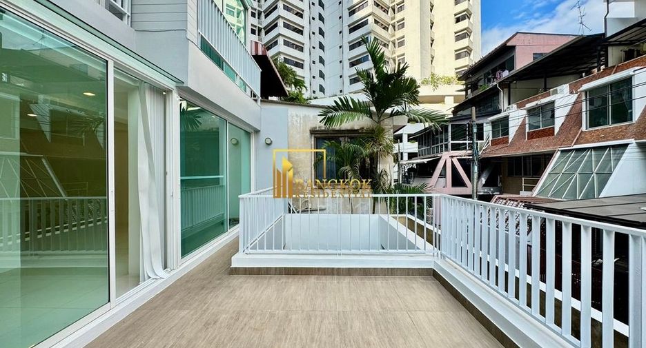 Reihenhaus zur Miete mit 3 Zimmer in Watthana, Bangkok