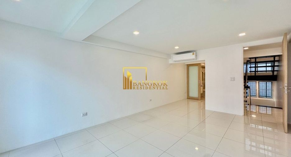 Reihenhaus zur Miete mit 3 Zimmer in Watthana, Bangkok