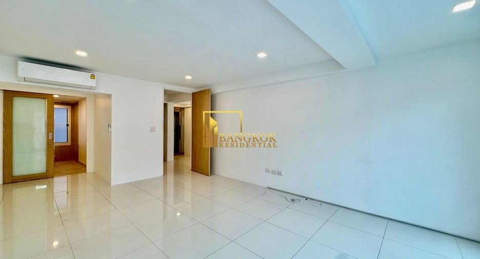 Reihenhaus zur Miete mit 3 Zimmer in Watthana, Bangkok