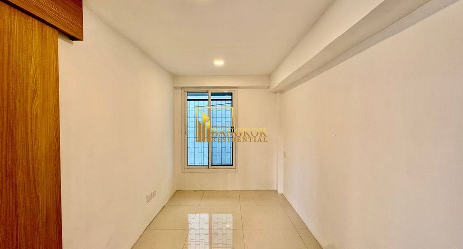 Reihenhaus zur Miete mit 3 Zimmer in Watthana, Bangkok
