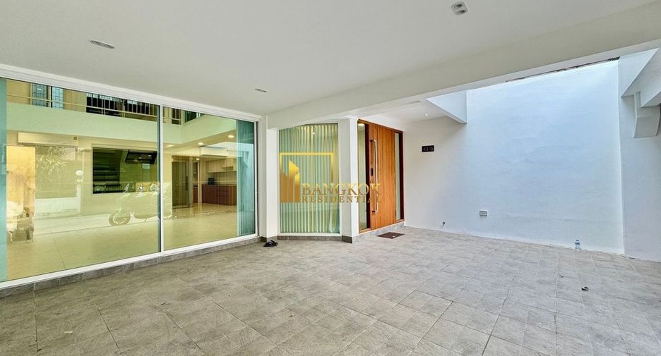 Reihenhaus zur Miete mit 3 Zimmer in Watthana, Bangkok