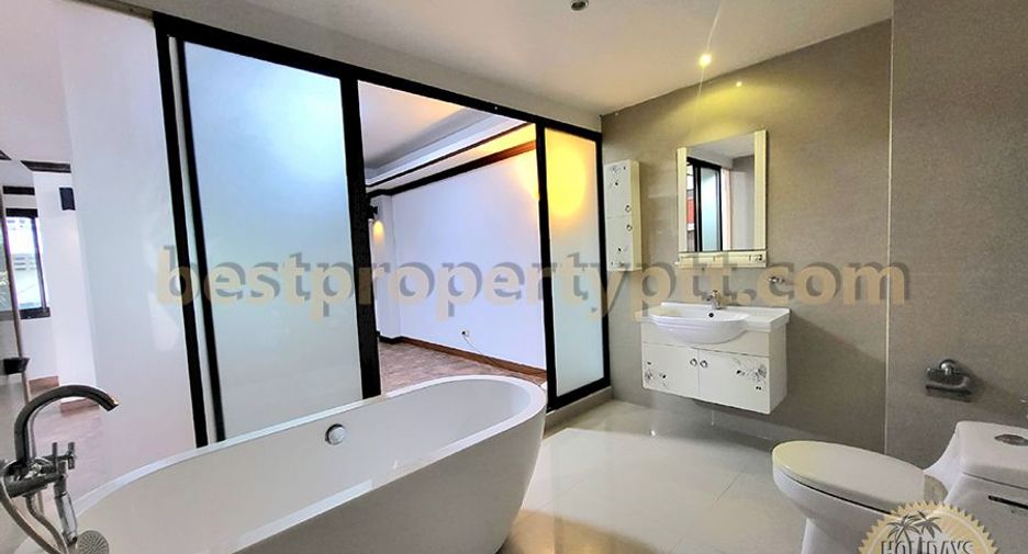 For sale 7 bedrooms townhouse in Bang Lamung, Chonburi