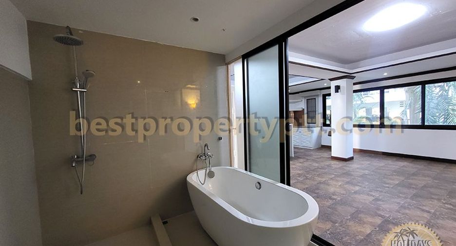 For sale 7 bedrooms townhouse in Bang Lamung, Chonburi
