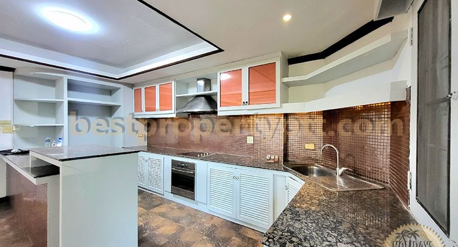 For sale 7 bedrooms townhouse in Bang Lamung, Chonburi