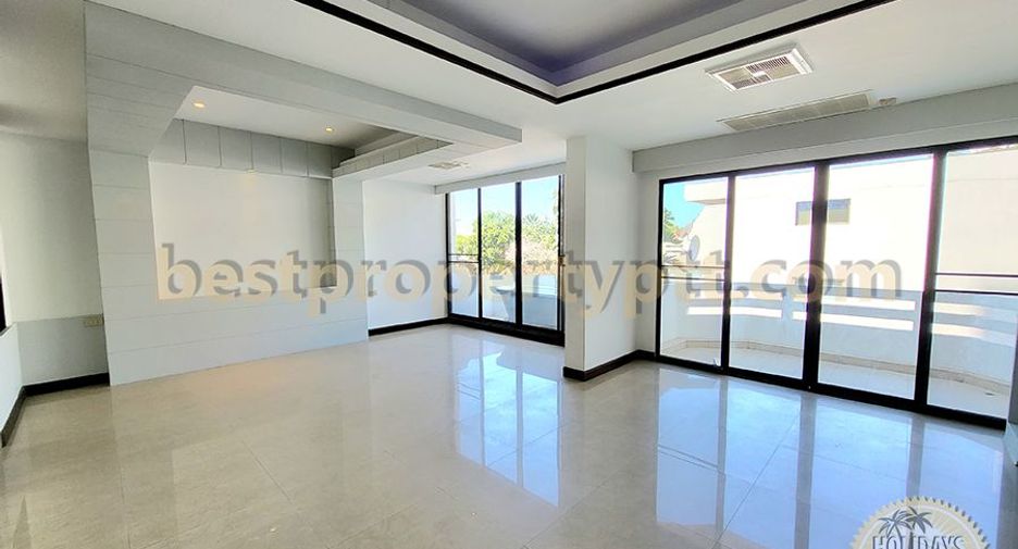 For sale 7 bedrooms townhouse in Bang Lamung, Chonburi