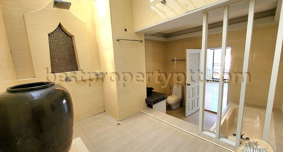 For sale 7 bedrooms townhouse in Bang Lamung, Chonburi