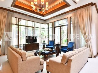 Casa en alquiler de 4 habitaciones en Sathon, Bangkok