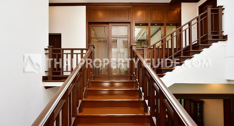 Casa en alquiler de 4 habitaciones en Sathon, Bangkok