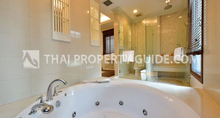 Casa en alquiler de 4 habitaciones en Sathon, Bangkok