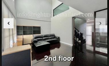For sale 3 bedrooms townhouse in Watthana, Bangkok