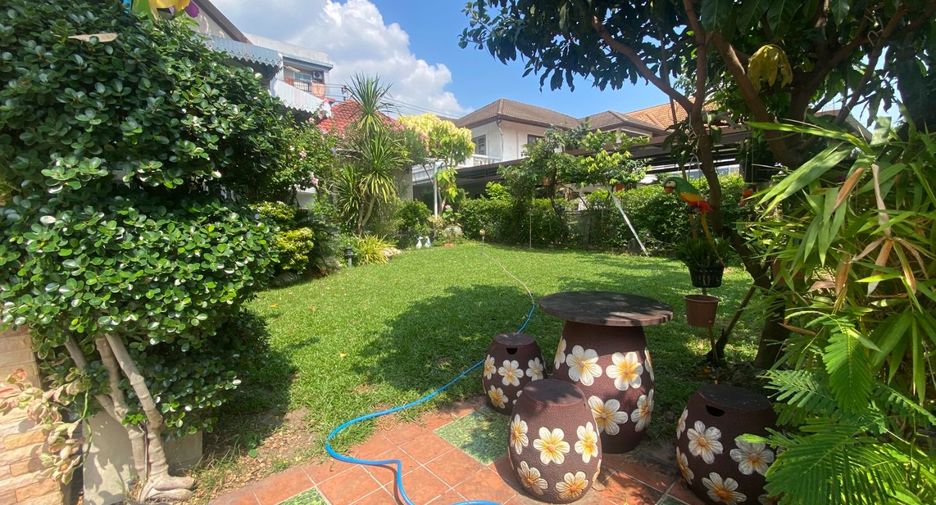 For sale 5 bedrooms house in Bueng Kum, Bangkok