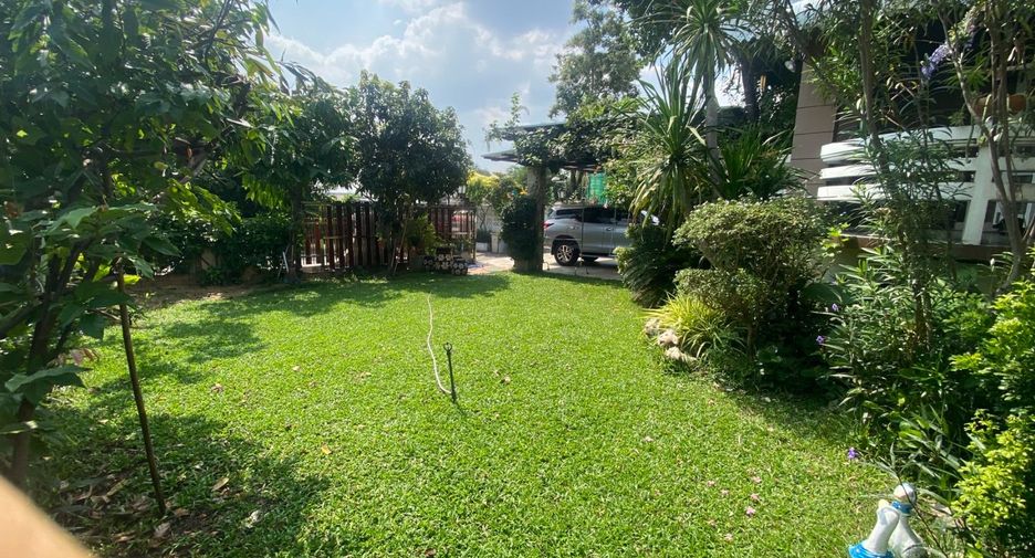 For sale 5 bedrooms house in Bueng Kum, Bangkok