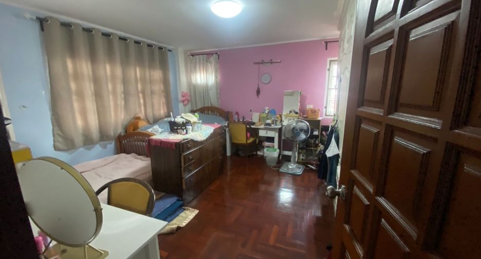 For sale 5 bedrooms house in Bueng Kum, Bangkok
