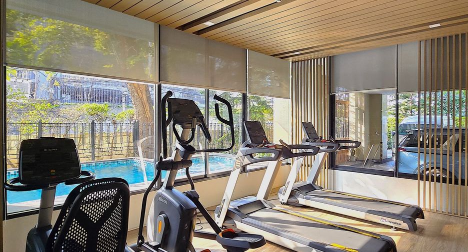 For sale 3 ベッドルーム condo in Khlong Toei, Bangkok
