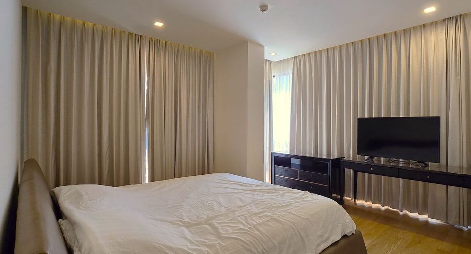 For sale 3 ベッドルーム condo in Khlong Toei, Bangkok