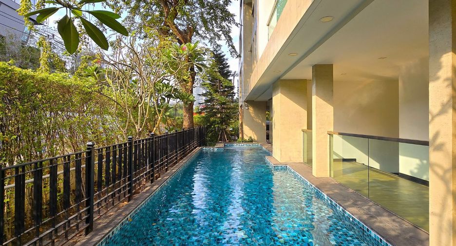 For sale 3 ベッドルーム condo in Khlong Toei, Bangkok
