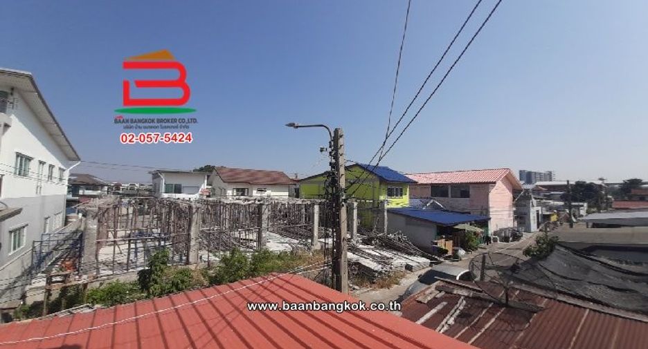 For sale 4 bedrooms townhouse in Don Mueang, Bangkok