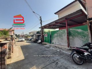 For sale 4 bedrooms townhouse in Don Mueang, Bangkok