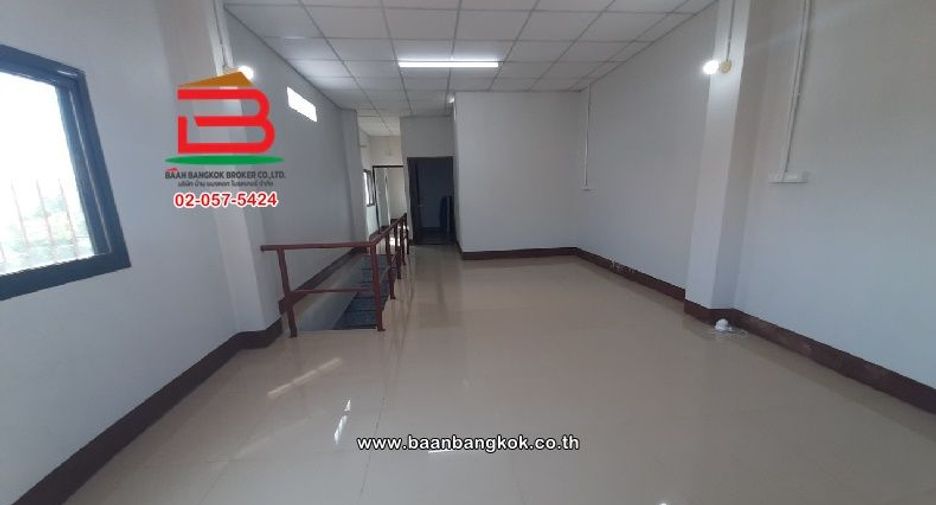 For sale 4 bedrooms townhouse in Don Mueang, Bangkok