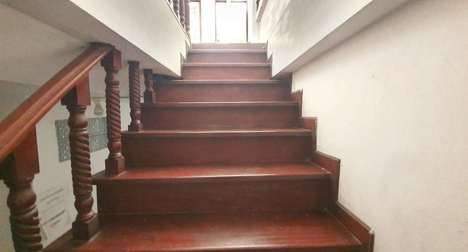 For sale 17 bedrooms apartment in Huai Khwang, Bangkok