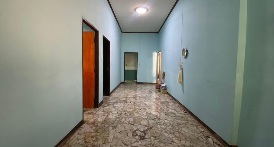 For sale 3 bedrooms house in Don Mueang, Bangkok