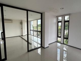 For rent warehouse in Lam Luk Ka, Pathum Thani