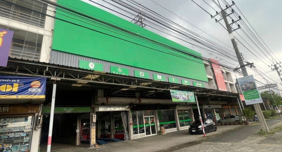 For sale 10 bedrooms retail Space in Sam Phran, Nakhon Pathom