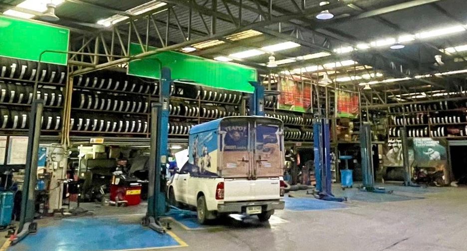For sale 10 bedrooms retail Space in Sam Phran, Nakhon Pathom