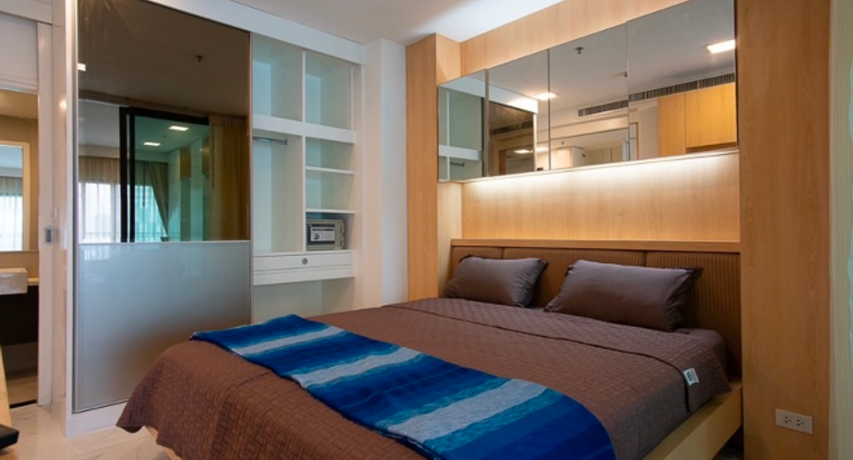 For sale 1 bed condo in Khlong Toei, Bangkok