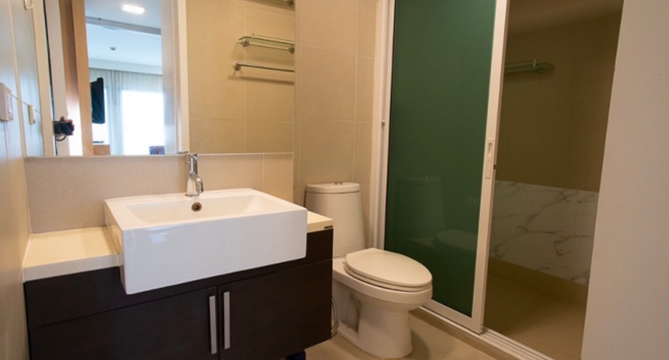 For sale 1 bed condo in Khlong Toei, Bangkok