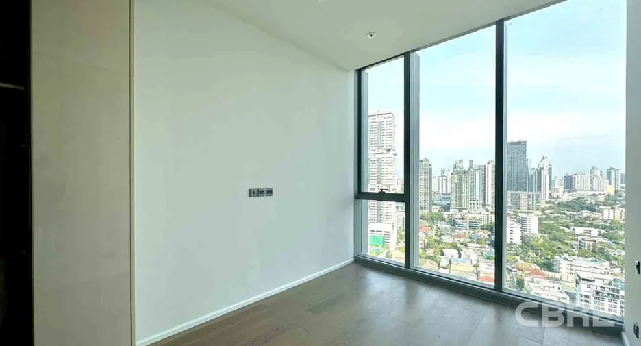 For sale 2 bedrooms condo in Khlong Toei, Bangkok