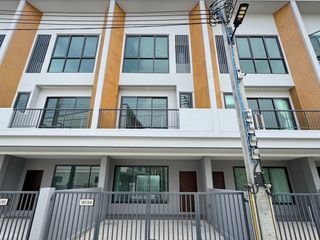 For sale 3 bed townhouse in Bueng Kum, Bangkok