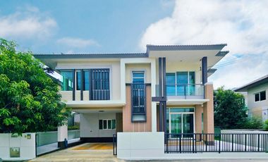 Haus zum Kauf mit 4 Zimmer in Taling Chan, Bangkok