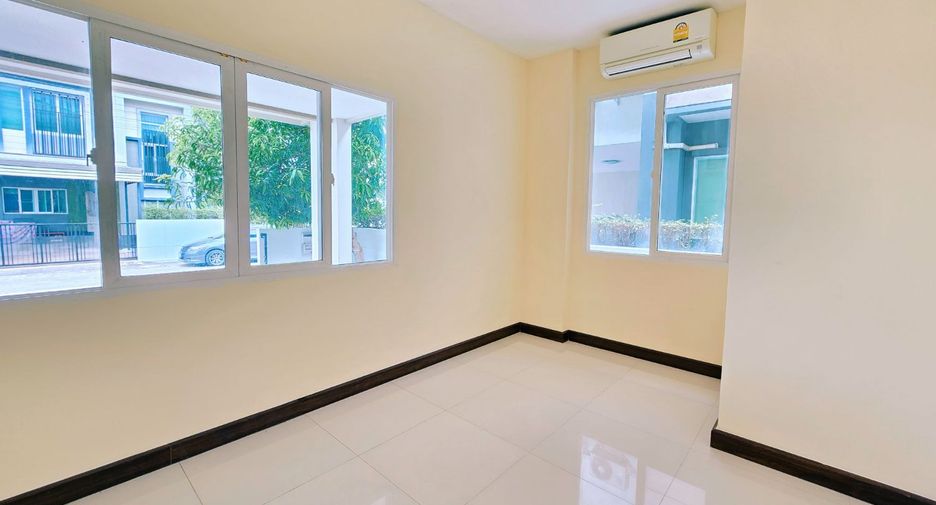 À vendre 4 chambres maison à Taling Chan, Bangkok