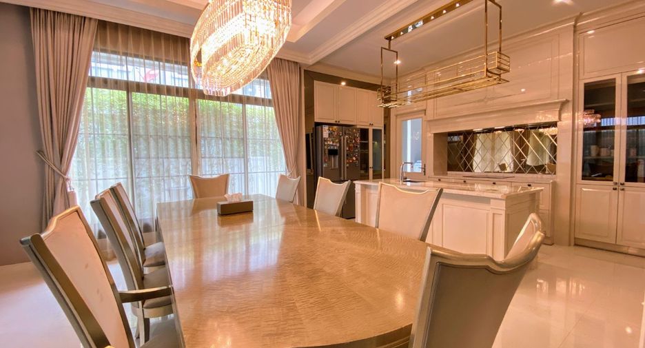 For sale 4 bedrooms house in Taling Chan, Bangkok