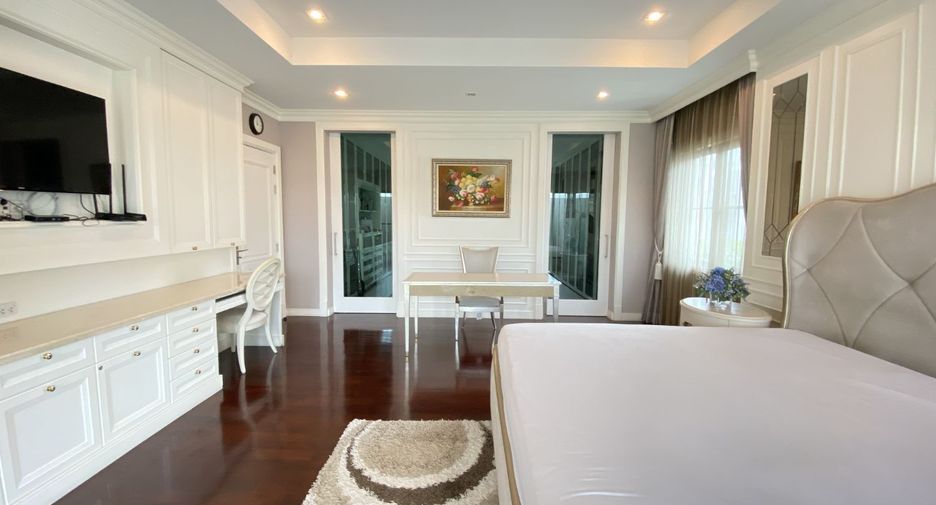 For sale 4 bedrooms house in Taling Chan, Bangkok
