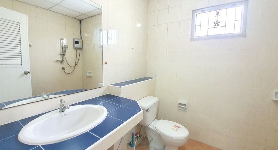 Reihenhaus zum Kauf mit 3 Zimmer in Lam Luk Ka, Pathum Thani