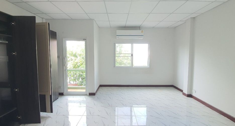Reihenhaus zum Kauf mit 3 Zimmer in Lam Luk Ka, Pathum Thani