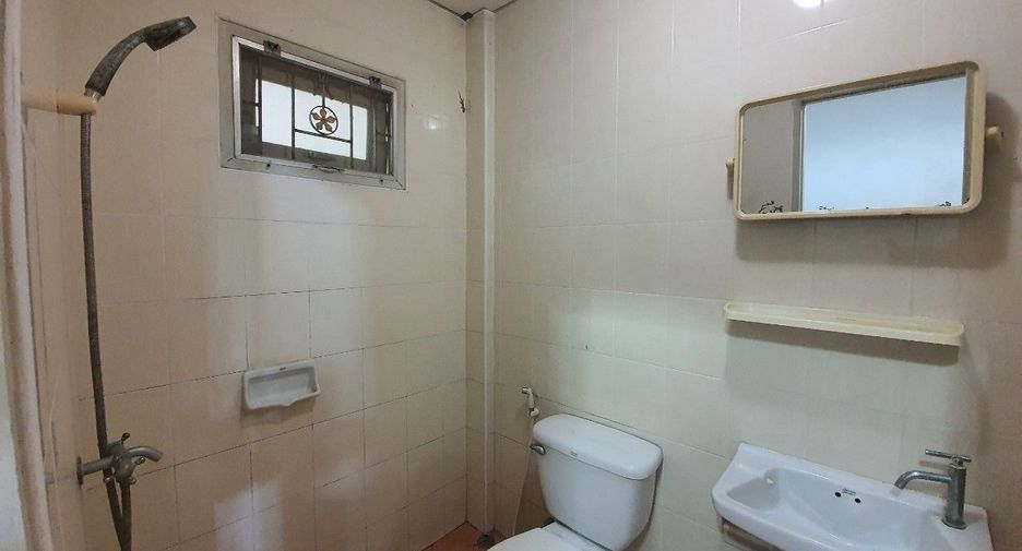 Reihenhaus zum Kauf mit 3 Zimmer in Lam Luk Ka, Pathum Thani