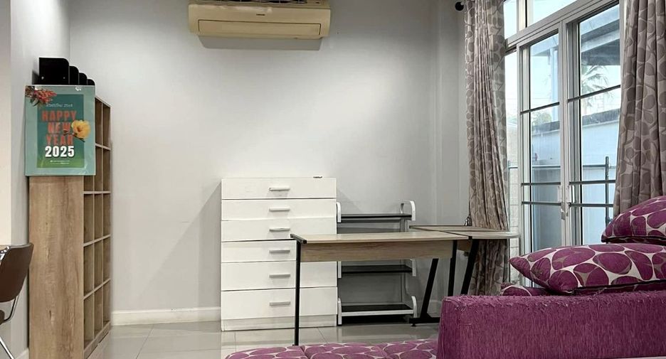 For rent 3 bedrooms house in San Kamphaeng, Chiang Mai