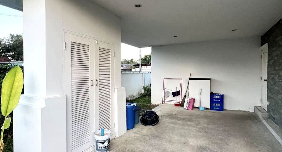 For rent 3 bedrooms house in San Kamphaeng, Chiang Mai