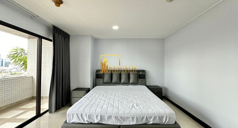 For rent 2 bedrooms condo in Watthana, Bangkok