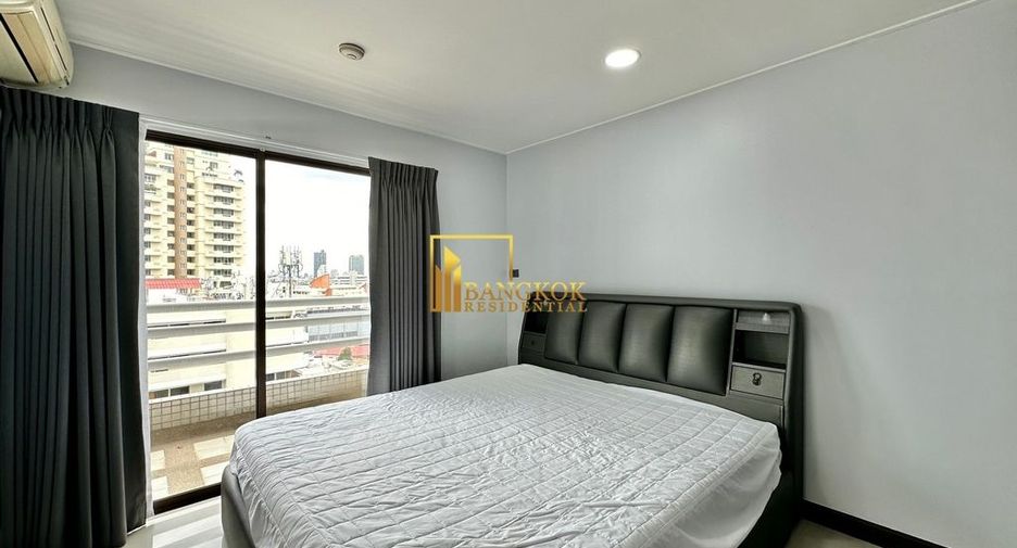For rent 2 bedrooms condo in Watthana, Bangkok